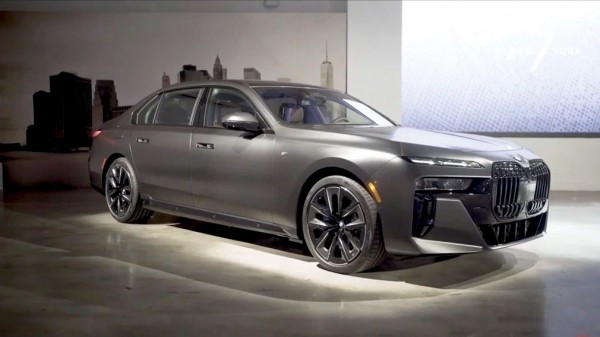 BMW готовит бронированную версию электроседана i7 BMW готовит бронированную версию электроседана i7