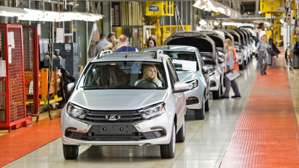 Автоконцерн АВТОВАЗ начал продажи «упрощенной» версии автомобиля LADA Granta с 16 июня 2022 года