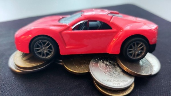 В РФ цены на автомобили пытаются вернуться к докризисному уровню