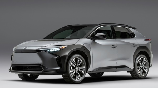 Компания Toyota готовит новый седан чуть меньше Camry