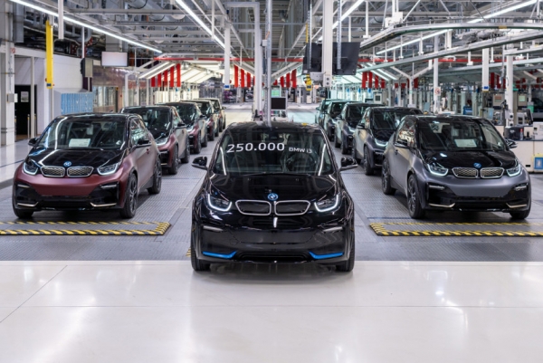 Дайджест дня: финальный BMW i3, Brabus C-класса и другие события индустрии Дайджест дня: финальный BMW i3, Brabus C-класса и другие события индустрии
