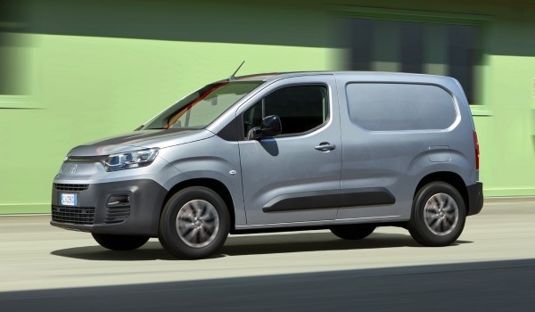 Новый Fiat Doblo расширил гамму каблучков-близнецов Новый Fiat Doblo расширил гамму каблучков-близнецов
