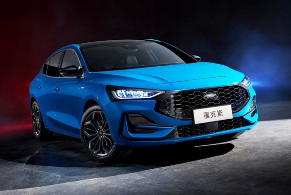 Ford Focus еще раз обновлен: плюс один цилиндр Ford Focus еще раз обновлен: плюс один цилиндр