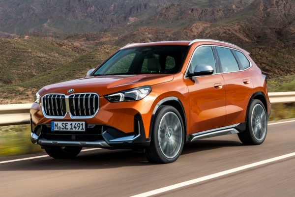 Новый BMW X1 дебютировал вместе с электромобилем iX1 Новый BMW X1 дебютировал вместе с электромобилем iX1