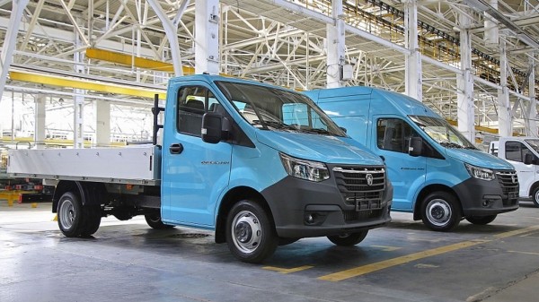 Владимир Путин поручил до 1 сентября утвердить обновленную стратегию развития автопрома РФ Владимир Путин поручил до 1 сентября утвердить обновленную стратегию развития автопрома РФ