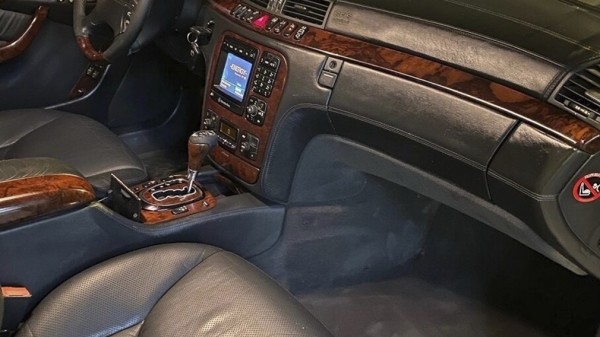 В РФ продают Mercedes-Benz S-Класс Pullman Владимира Жириновского за 2,5 млн рублей В РФ продают Mercedes-Benz S-Класс Pullman Владимира Жириновского за 2,5 млн рублей