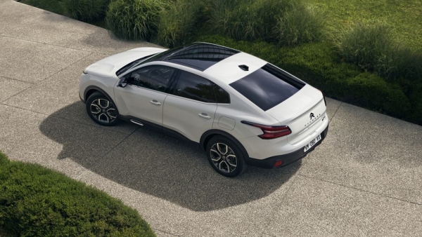 Компания CITROEN представила новый CITROEN C4 X 2022 года для рынка Европы Компания CITROEN представила новый CITROEN C4 X 2022 года для рынка Европы