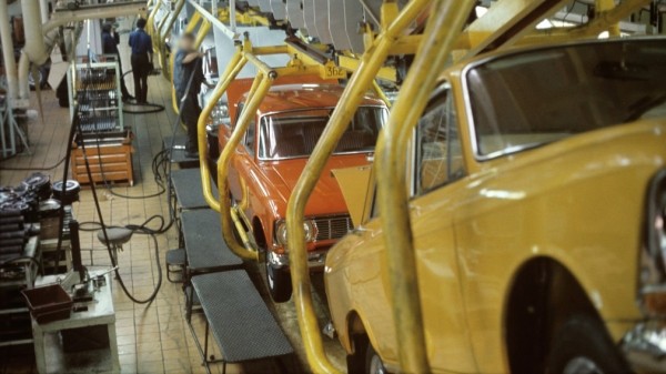 Автоэксперт Игорь Моржаретто назвал нецелесообразным производство автомобилей под маркой «Москвич»