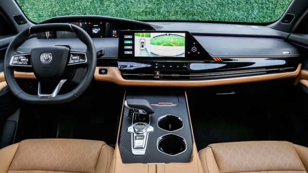 В России начали продавать новый кроссовер CHANGAN UNI-K почти за 5 млн рублей в мае 2022 года В России начали продавать новый кроссовер CHANGAN UNI-K почти за 5 млн рублей в мае 2022 года