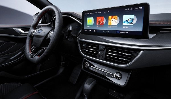 Ford Focus еще раз обновлен: плюс один цилиндр Ford Focus еще раз обновлен: плюс один цилиндр