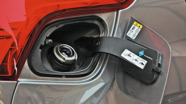 Почему исправный мотор начинает «троить» с приходом летней жары