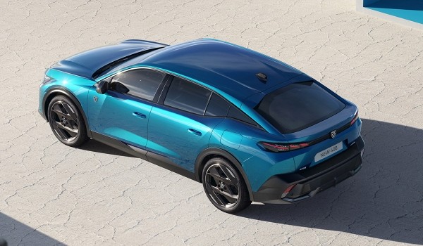 Представлен кросс-лифтбек Peugeot 408 Представлен кросс-лифтбек Peugeot 408