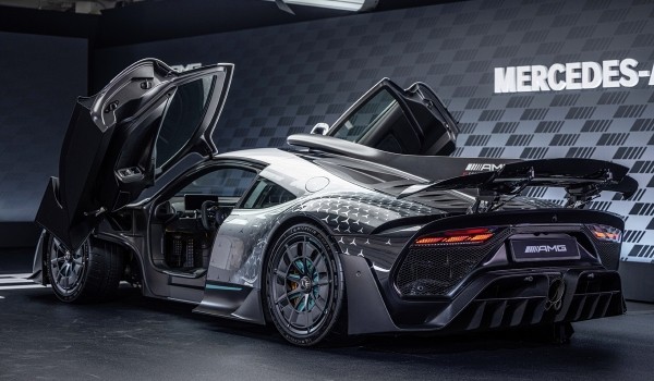 Mercedes-AMG One с техникой Формулы-1 все-таки стал серийным Mercedes-AMG One с техникой Формулы-1 все-таки стал серийным