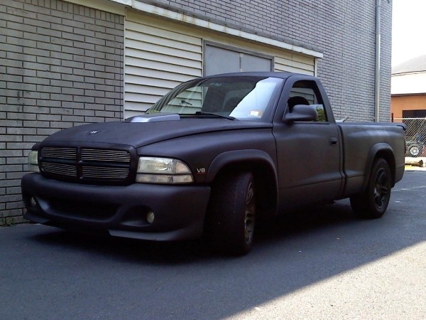 Этот Dodge Dakota R/T 1999 года выпуска получил мощный V8 Hellcat Этот Dodge Dakota R/T 1999 года выпуска получил мощный V8 Hellcat