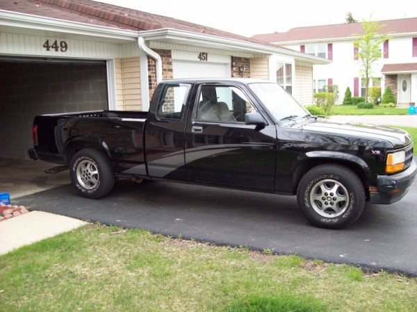 Этот Dodge Dakota R/T 1999 года выпуска получил мощный V8 Hellcat Этот Dodge Dakota R/T 1999 года выпуска получил мощный V8 Hellcat