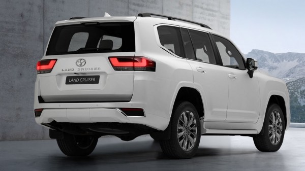 Доля официальных дилеров в продажах автомобилей с пробегом составляет 10%