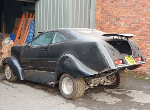 На eBay продают стилизованный под хот-род Mercedes CLK На eBay продают стилизованный под хот-род Mercedes CLK