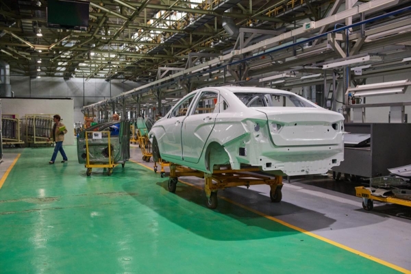 Рабочие АВТОВАЗа начнут собирать автоматы Калашникова вместо LADA Vesta