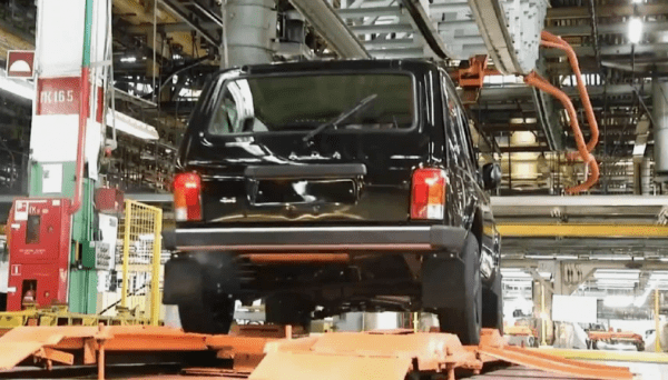 Российский автогигант АВТОВАЗ выпустил пробную партию упрощенных внедорожников LADA Niva без ABS Российский автогигант АВТОВАЗ выпустил пробную партию упрощенных внедорожников LADA Niva без ABS