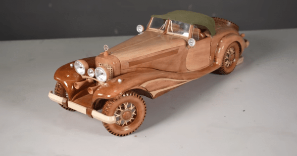 В Интернете показали шедевр из дерева Mercedes-Benz 500K Special Roadster 1936 года В Интернете показали шедевр из дерева Mercedes-Benz 500K Special Roadster 1936 года