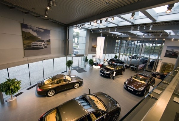 Вице-президент Национального автомобильного союза Антон Шапарин заявил о феерическом дефиците машин на рынке РФ