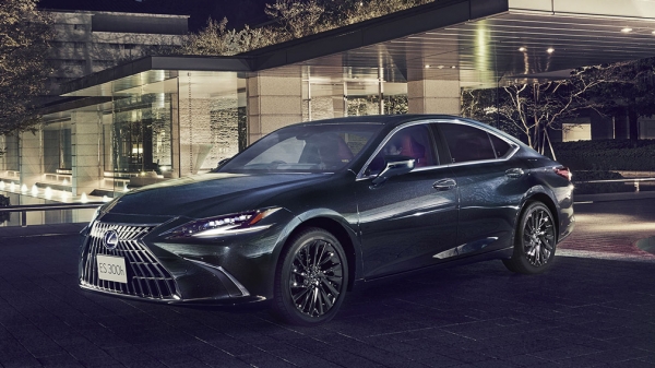 Компания Toyota выпустила специальную версию бизнес-седана Lexus ES для рынка Японии