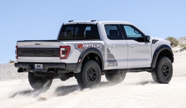 Ford F-150 Raptor снова обрел V8: теперь более 700 сил!
