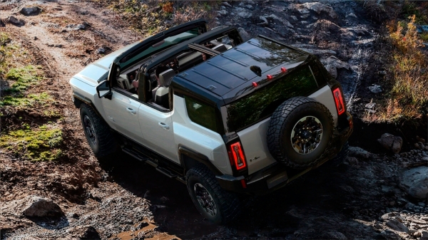 Очередь на новый электрический GMC HUMMER EV в июле 2022 года достигла 17 лет Очередь на новый электрический GMC HUMMER EV в июле 2022 года достигла 17 лет