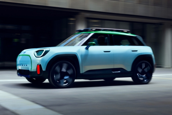 Кроссовер Mini Aceman показал новый дизайн марки