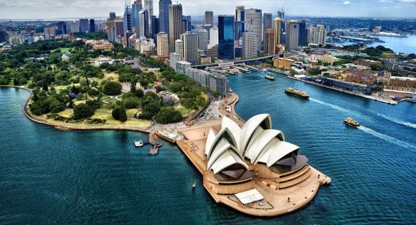 Дайджест дня: обновленный Taycan, Австралия против ДВС и другие события индустрии