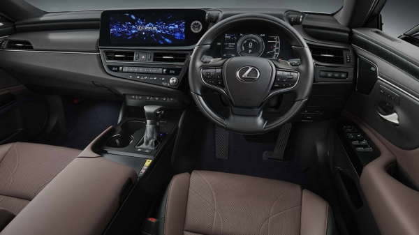 Компания Toyota выпустила специальную версию бизнес-седана Lexus ES для рынка Японии