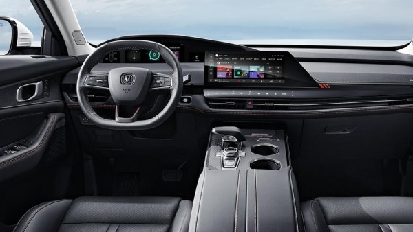 На рынке РФ новый кроссовер CHANGAN UNI-K получит систему полного привода На рынке РФ новый кроссовер CHANGAN UNI-K получит систему полного привода