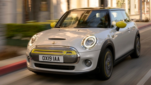 Компания MINI представила электрические Cooper SE адаптированный для водителей-инвалидов Компания MINI представила электрические Cooper SE адаптированный для водителей-инвалидов