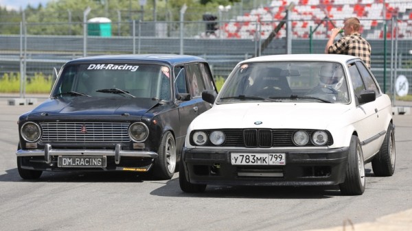 Две «двойки-двойники» участвовали в парном дрифте на DRIFT EXPO TRACK MODE 2022