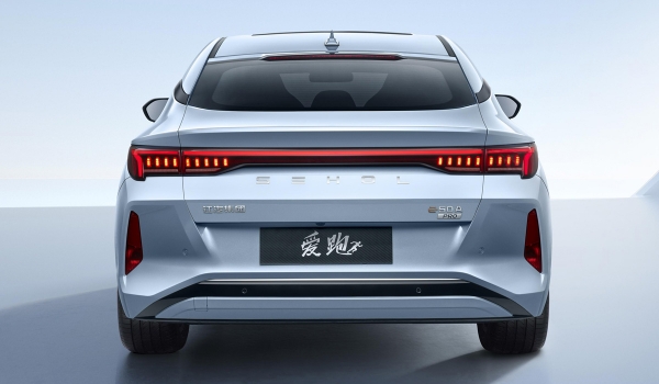 Sehol E50A Pro: самая дорогая разновидность лифтбека JAC J7