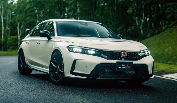 Рассекречен хот-хэтч Honda Civic Type R нового поколения Рассекречен хот-хэтч Honda Civic Type R нового поколения