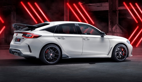 Рассекречен хот-хэтч Honda Civic Type R нового поколения Рассекречен хот-хэтч Honda Civic Type R нового поколения