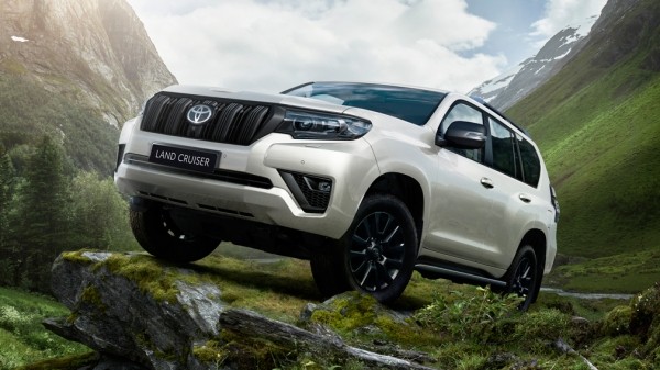 «Черная» спецверсия Toyota Land Cruiser Prado Matte Black Edition оказалась белой