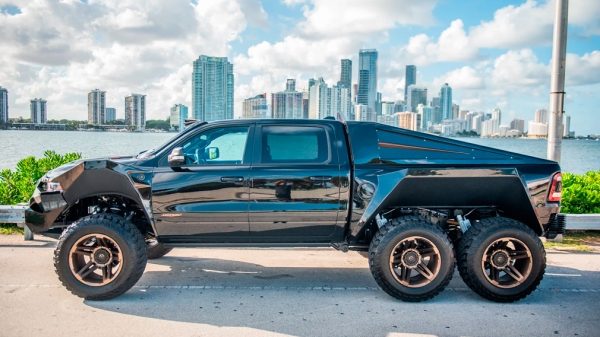 Пикап RAM 1500 превратили в 850-сильный трехосный Juggernaut Пикап RAM 1500 превратили в 850-сильный трехосный Juggernaut