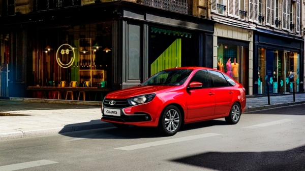 Представители АвтоВАЗа рассказали, кто приобрел первые «упрощенные» Lada Представители АвтоВАЗа рассказали, кто приобрел первые «упрощенные» Lada