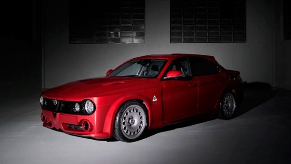 Седан Alfa Romeo Giulia Quadrifoglio стилизовали под модель 60-х годов Седан Alfa Romeo Giulia Quadrifoglio стилизовали под модель 60-х годов