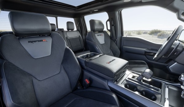 Ford F-150 Raptor снова обрел V8: теперь более 700 сил!