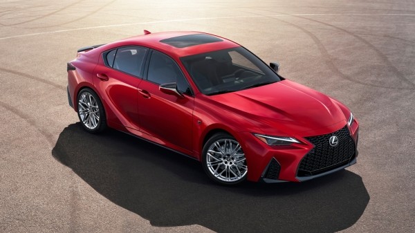 Lexus представил высокопроизводительный седан IS 500 в модификации F Sport Performance