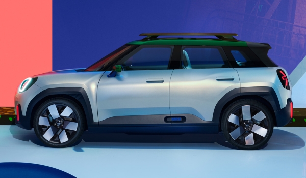 Кроссовер Mini Aceman показал новый дизайн марки