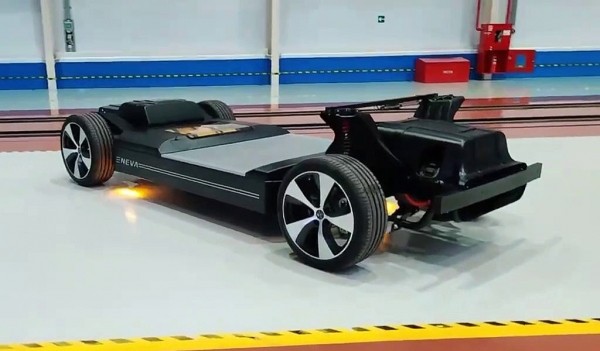 Оборонный концерн Алмаз-Антей показал кроссовер E-Neva Оборонный концерн Алмаз-Антей показал кроссовер E-Neva