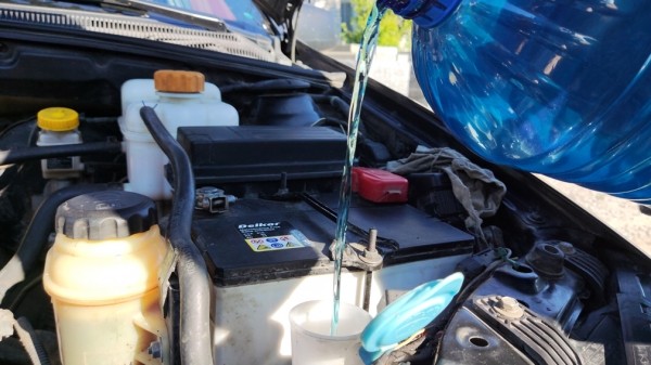 В Сети рассказали, как спасти двигатель, если он закипел в жару В Сети рассказали, как спасти двигатель, если он закипел в жару