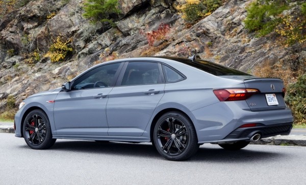 Более 43 000 моделей VOLKSWAGEN имеют неисправную камеру заднего вида