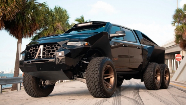 Пикап RAM 1500 превратили в 850-сильный трехосный Juggernaut Пикап RAM 1500 превратили в 850-сильный трехосный Juggernaut
