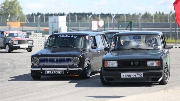 Две «двойки-двойники» участвовали в парном дрифте на DRIFT EXPO TRACK MODE 2022