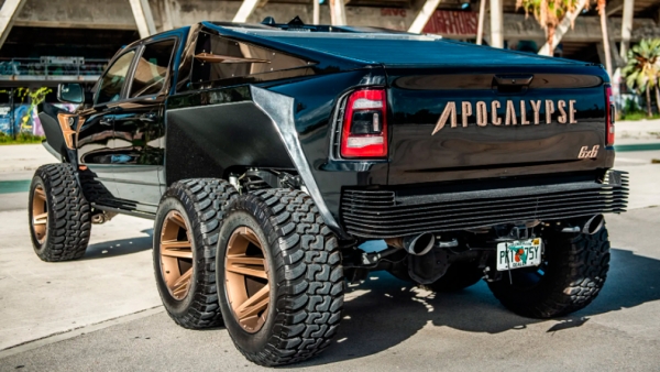 Пикап RAM 1500 превратили в 850-сильный трехосный Juggernaut Пикап RAM 1500 превратили в 850-сильный трехосный Juggernaut